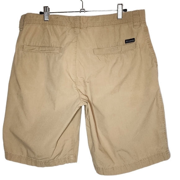 Columbia khaki shorts - Picture 3 of 13